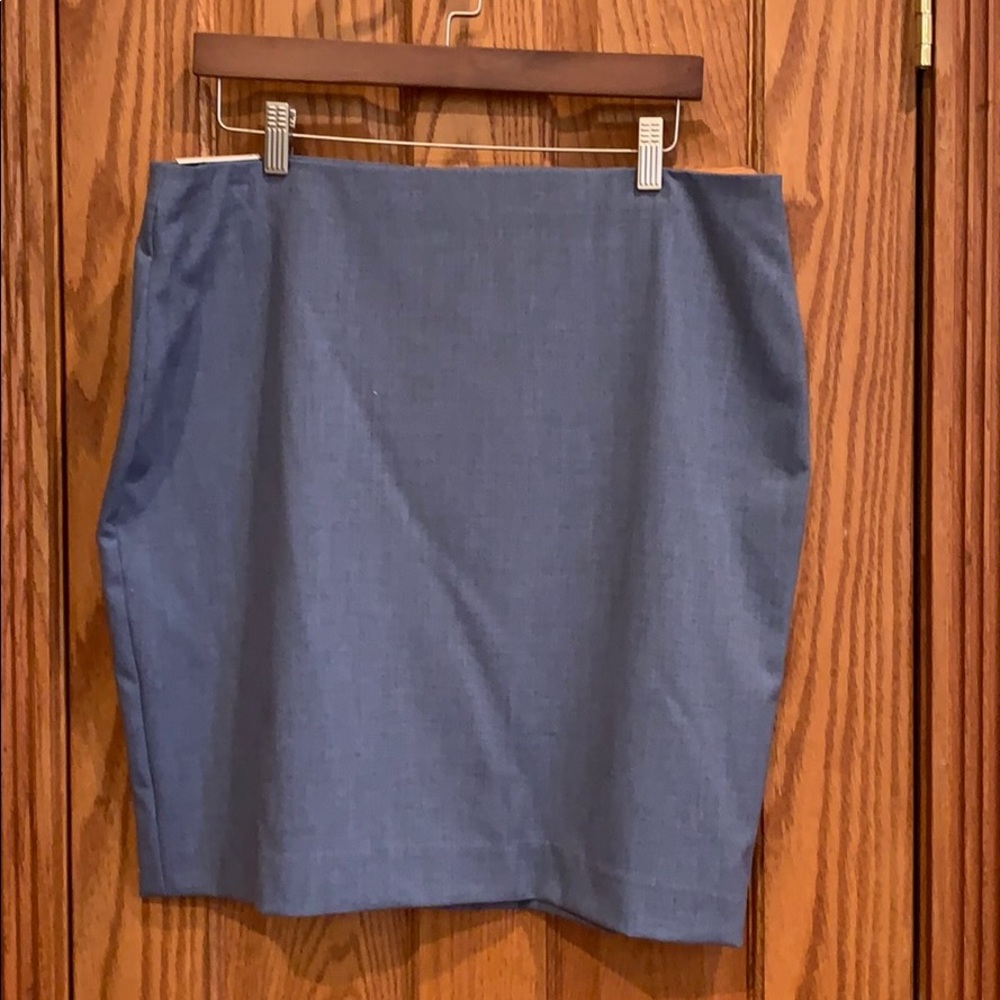 Banana Republic 20” blue skirt